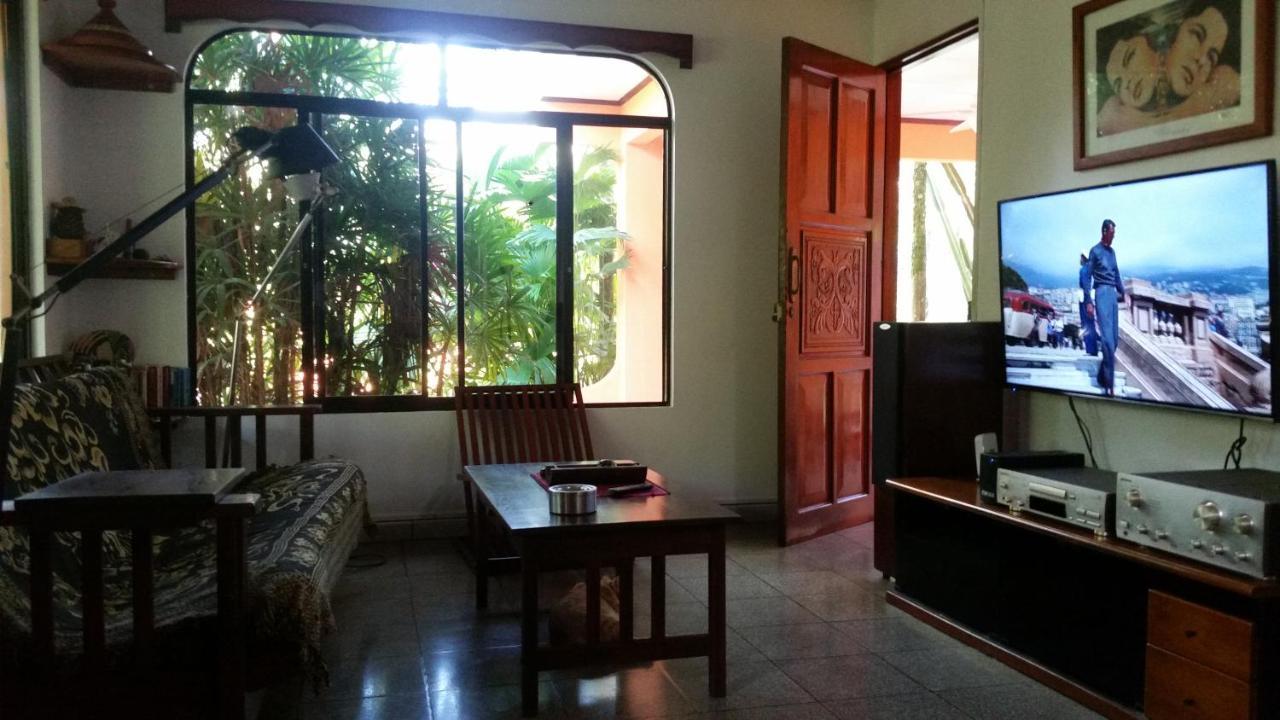 مبيت وإفطار Puerto Jiménez Embassy House المظهر الخارجي الصورة